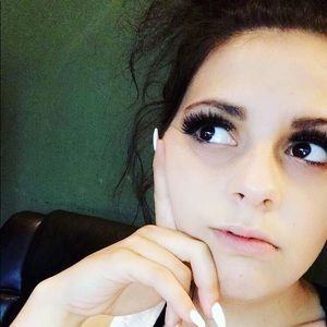 Meet your Posher, Breanna